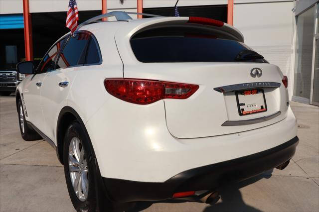 2010 Infiniti FX35  - $9,697