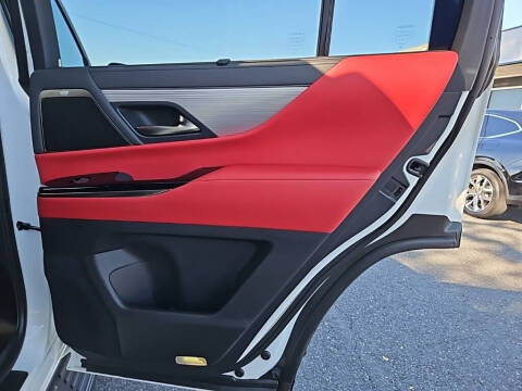 2022 Lexus LX 600 F SPORT Handling