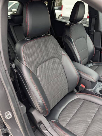 2023 Ford Escape Hybrid ST-Line Select