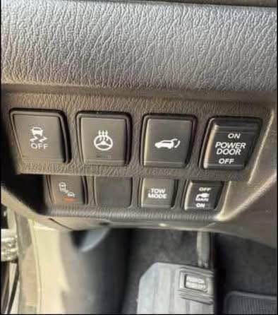 2017 Nissan Pathfinder SL