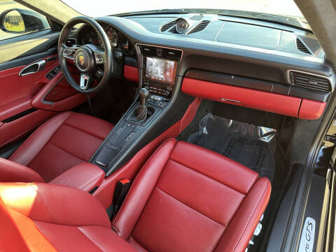 2017 Porsche 911 Carrera GTS