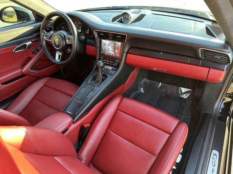 2017 Porsche 911 Carrera GTS
