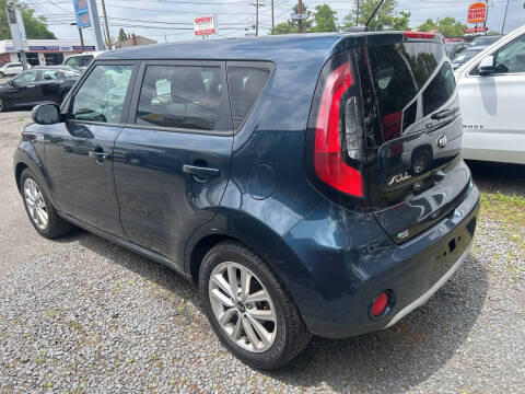 2017 Kia Soul +