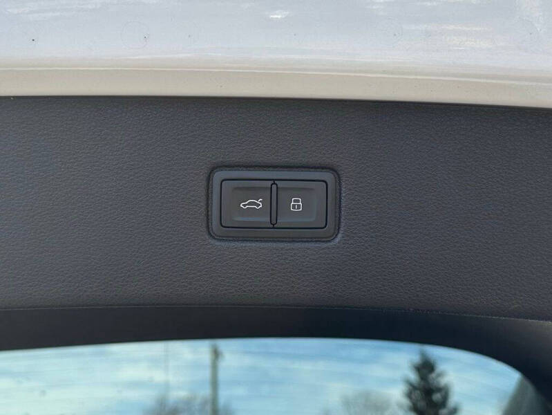 2022 Audi Q7 quattro Premium Plus 55 TFSI