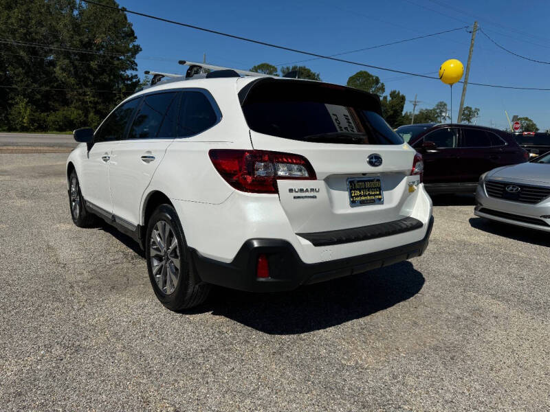 2019 Subaru Outback Touring photo 6