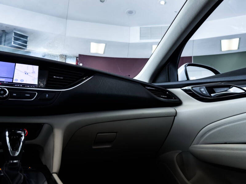 2019 Buick Regal Sportback Essence