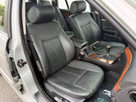 2003 BMW 5 Series 525i