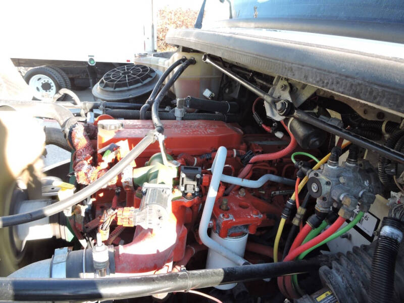 2009 Freightliner M2 106