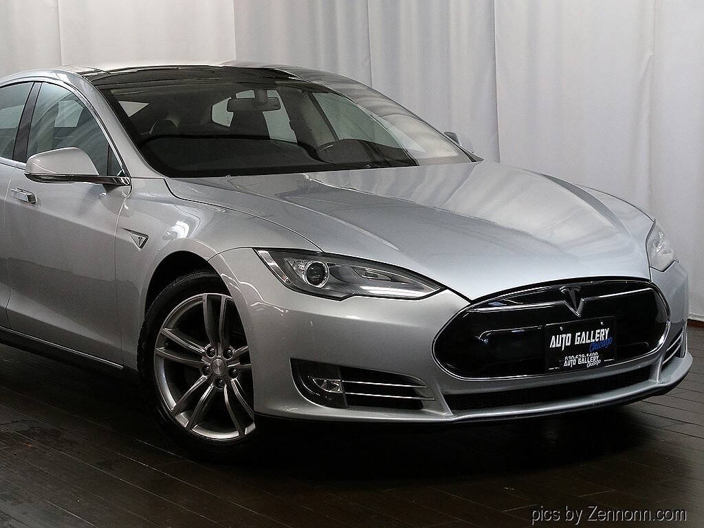 Silver 2013 Tesla Model S Base Base 4dr Liftback (60 kWh) 2