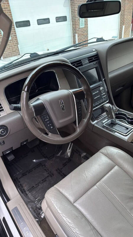 2016 Lincoln Navigator Select