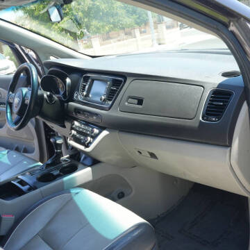 2017 Kia Sedona LX