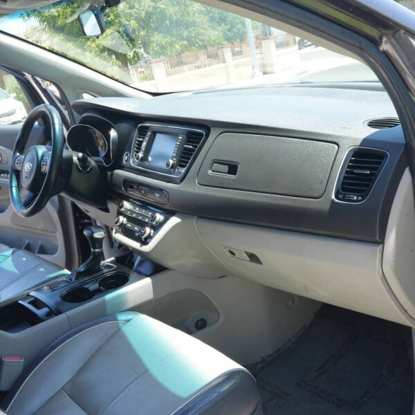 2017 Kia Sedona LX