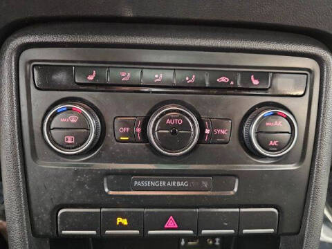 2016 Volkswagen Beetle 1.8T Dune