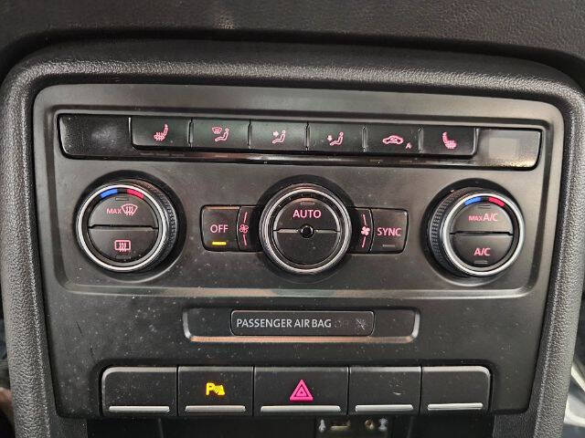 2016 Volkswagen Beetle 1.8T Dune