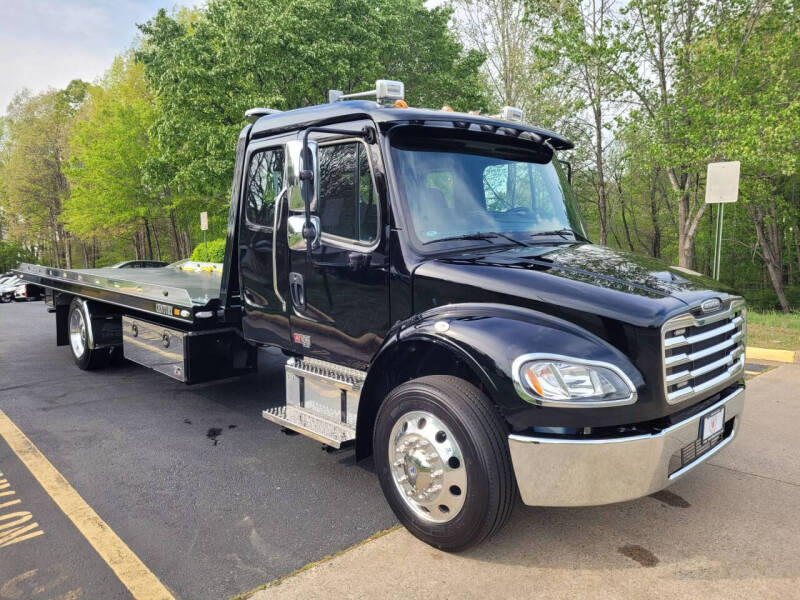 2025 Freightliner M2 106