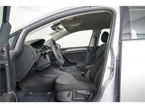 2016 Volkswagen e-Golf SE