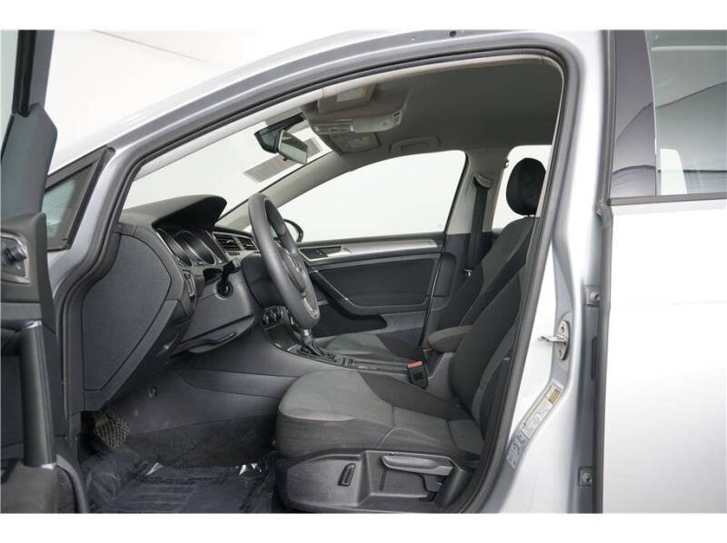 2016 Volkswagen e-Golf SE