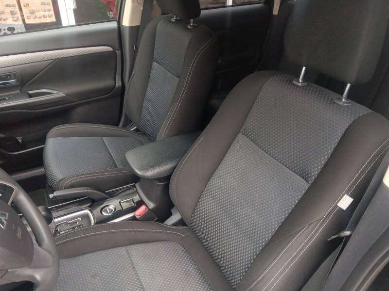 2018 Mitsubishi Outlander ES