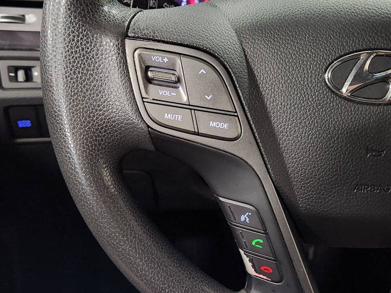 2016 Hyundai Santa Fe SE