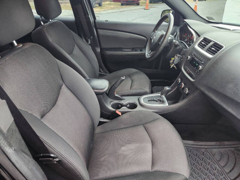 2013 Dodge Avenger SE