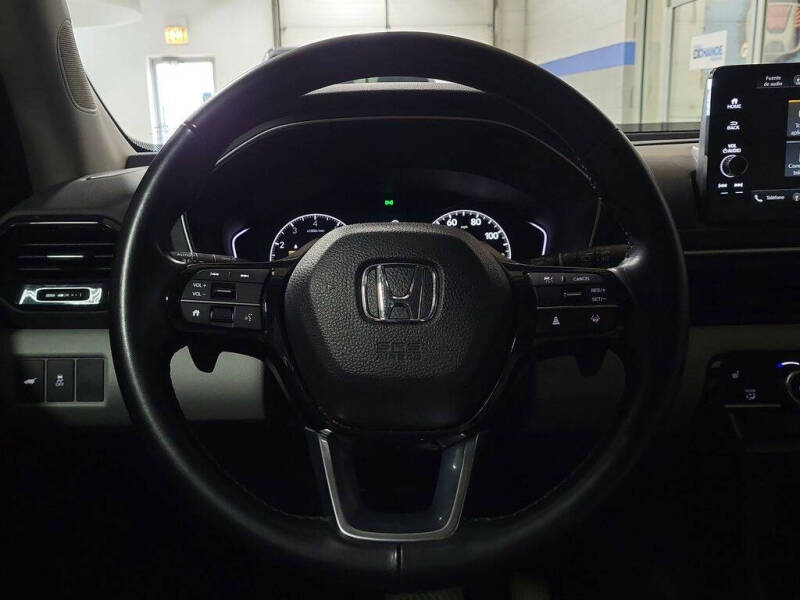2023 Honda Pilot EX-L w/Rear Captain's Chairs