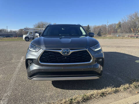 2021 Toyota Highlander Hybrid Platinum