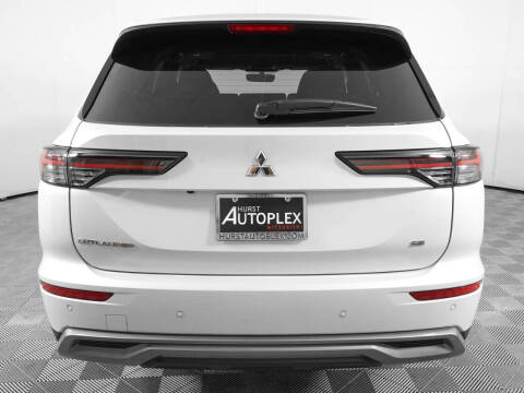 2026 Mitsubishi Outlander SE