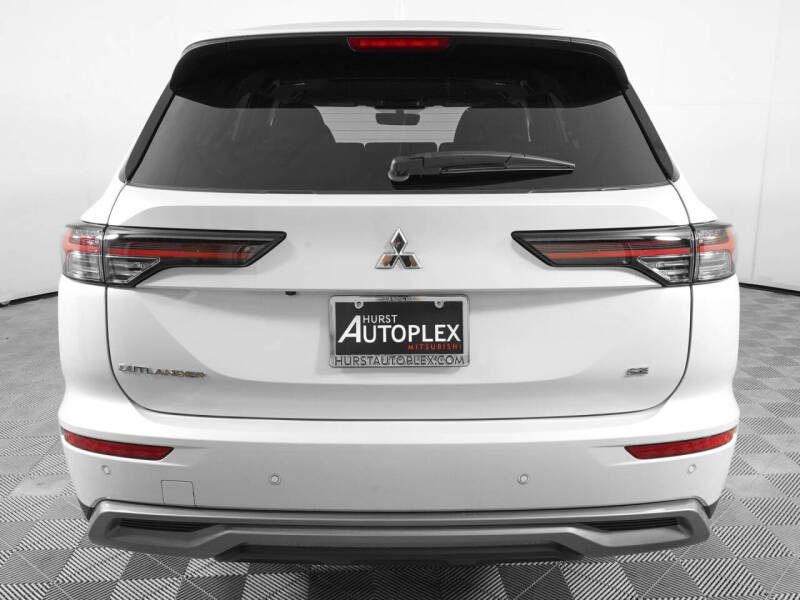 2026 Mitsubishi Outlander SE