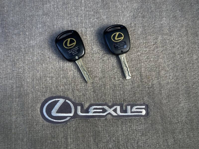 2004 Lexus SC 430