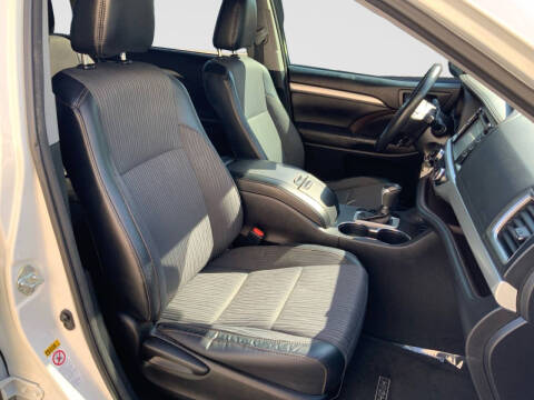 2017 Toyota Highlander LE Plus