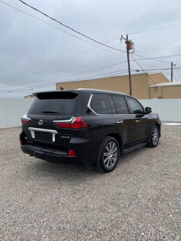 2016 Lexus LX 570