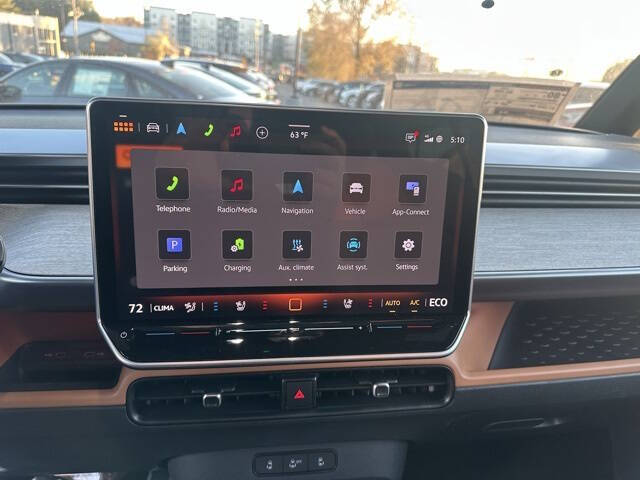 2025 Volkswagen ID. Buzz Pro S Plus 4Motion