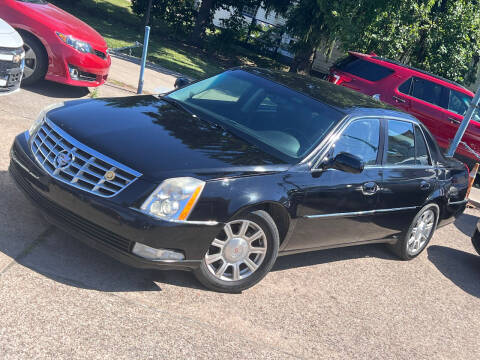 2009 Cadillac DTS for sale at Exclusive Auto Group in Cleveland OH