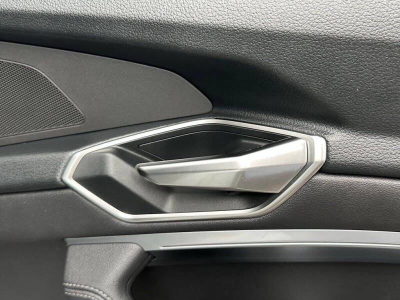 2024 Audi Q8 e-tron quattro Premium Plus