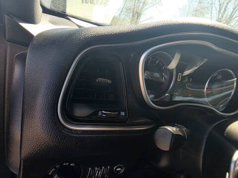2016 Dodge Challenger SXT Plus