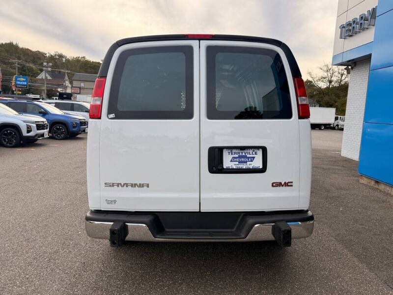 2023 GMC Savana 2500
