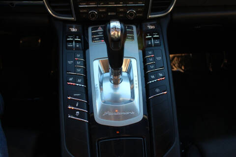 2015 Porsche Panamera 4