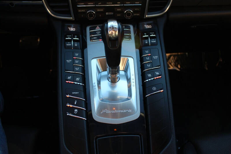 2015 Porsche Panamera 4