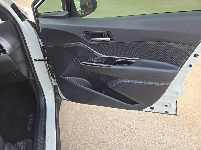 2019 Toyota C-HR XLE