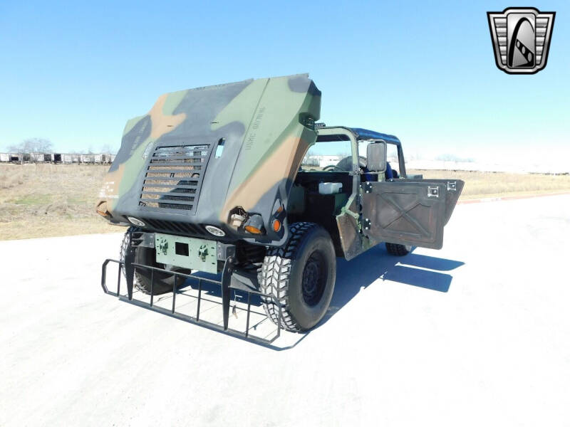 2002 AM General M1123