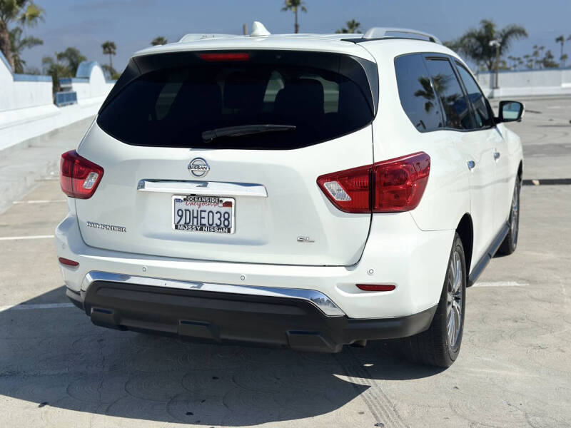2019 Nissan Pathfinder SL