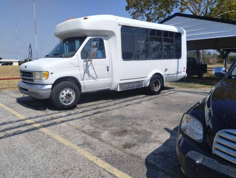 2001 Ford E-Series for sale at John 3:16 Motors in San Antonio TX