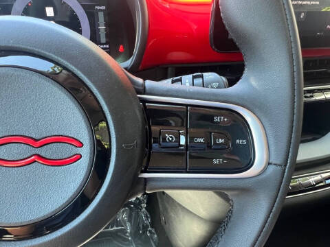 2024 FIAT 500e Inspi(RED)