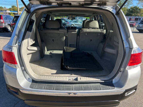 2011 Toyota Highlander SE