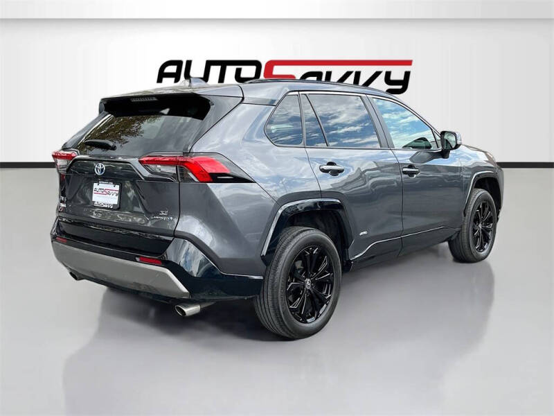 2022 Toyota RAV4 Hybrid SE