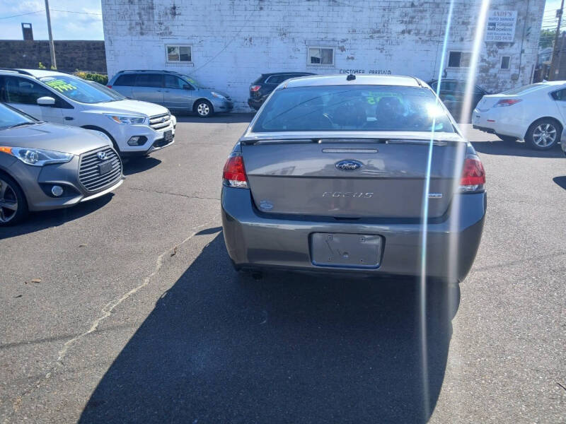 2010 Ford Focus SES