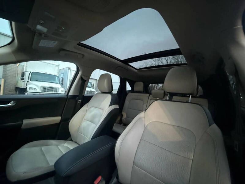 2020 Ford Escape Hybrid Titanium