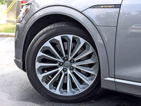 2019 Audi e-tron quattro Prestige