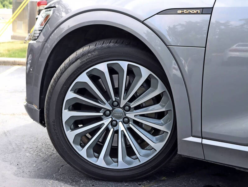 2019 Audi e-tron quattro Prestige