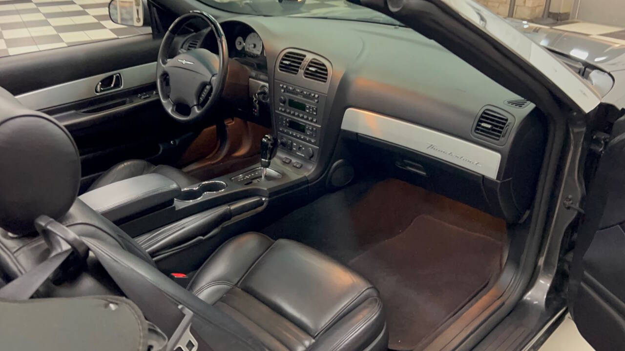 2003 Ford Thunderbird 28